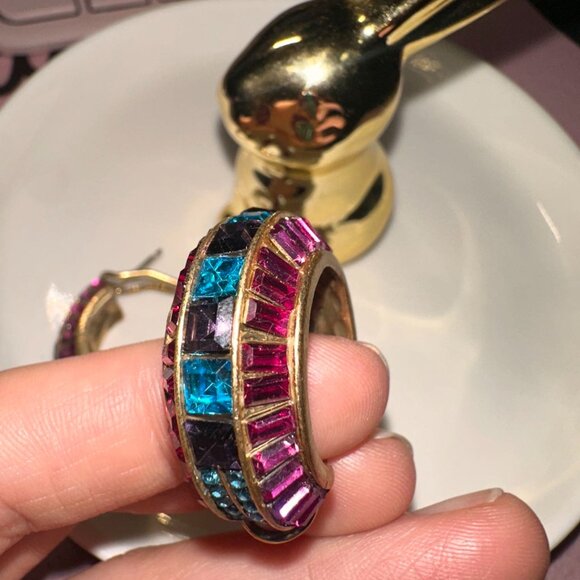 Vintage-Inspired Multicolor Crystal Hoop Statement Earrings - Picture 4 of 8